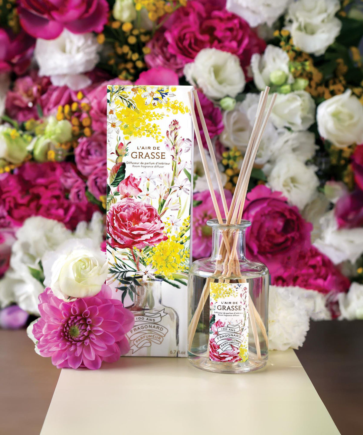 Fragonard L'Air de Grasse 200ml room diffuser bottle close-up with reeds