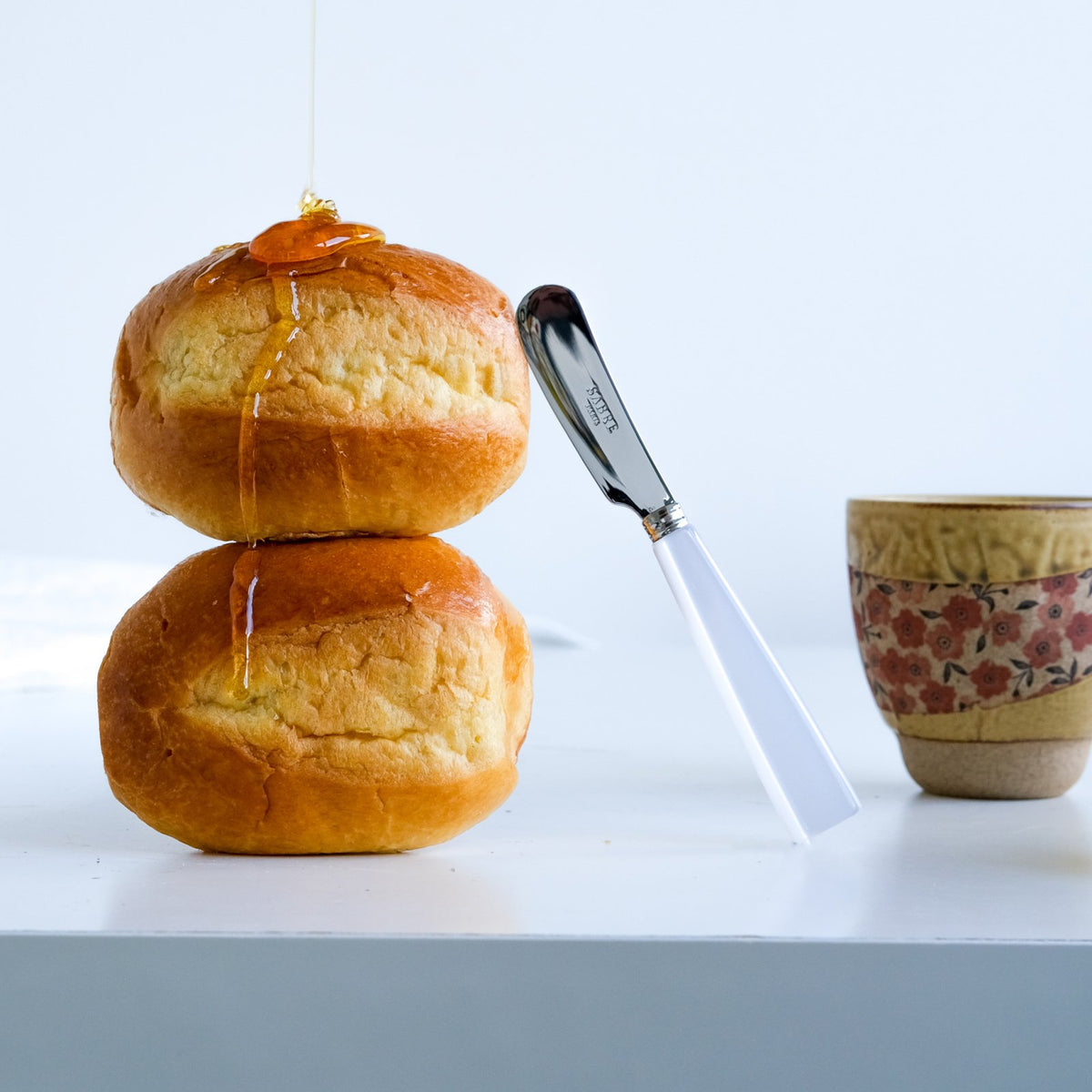 Sabre Paris Icône butter spreader knife spreading butter on toast