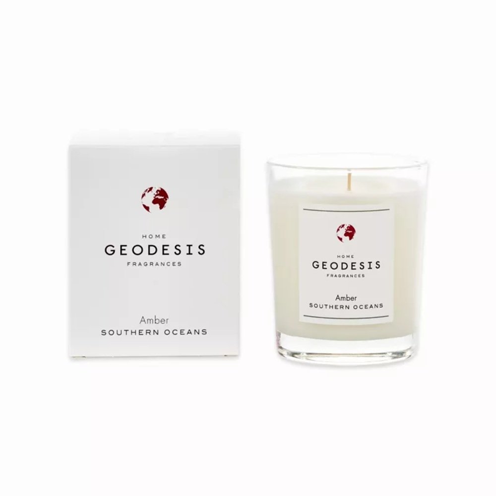 Luxury scented candle by Geodesis – elegant design and long burn time
