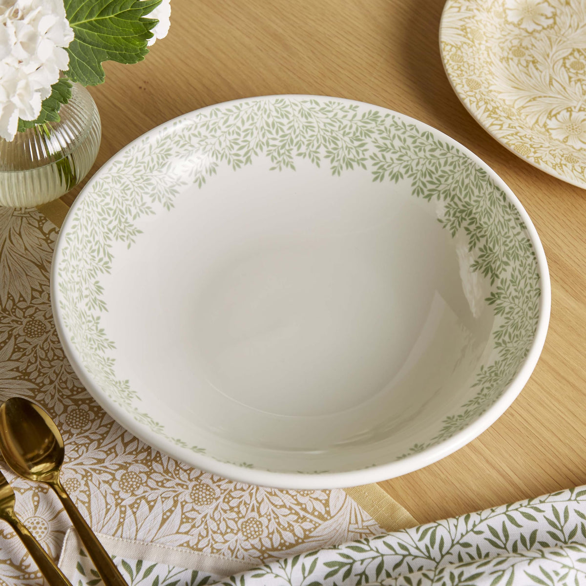 Spode Morris & Co 13" Bowl, Strawberry Thief/Standen
