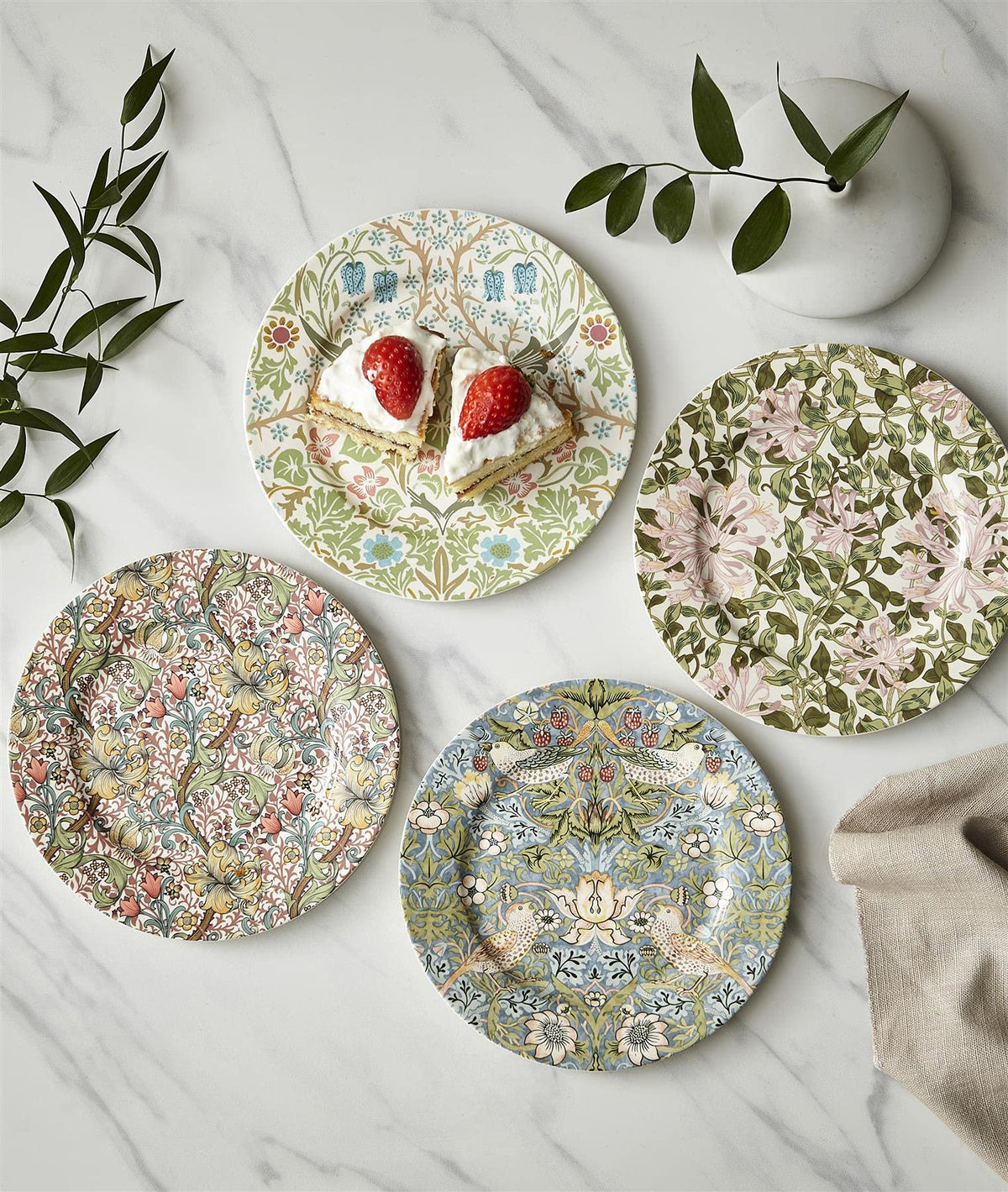 Morris & Co. Dessert Plates | Set of 4 | 8-Inch Round Plates for Dessert, Appetizers, and Dinner | Made of Fine Porcelain | Dishwasher and Microwave Safe