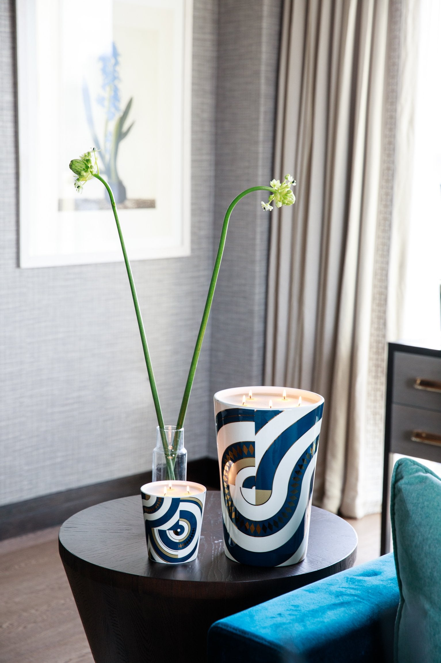 Ilum Or Égyptien porcelain vase candle – rich floral and woody home fragrance made in Ireland