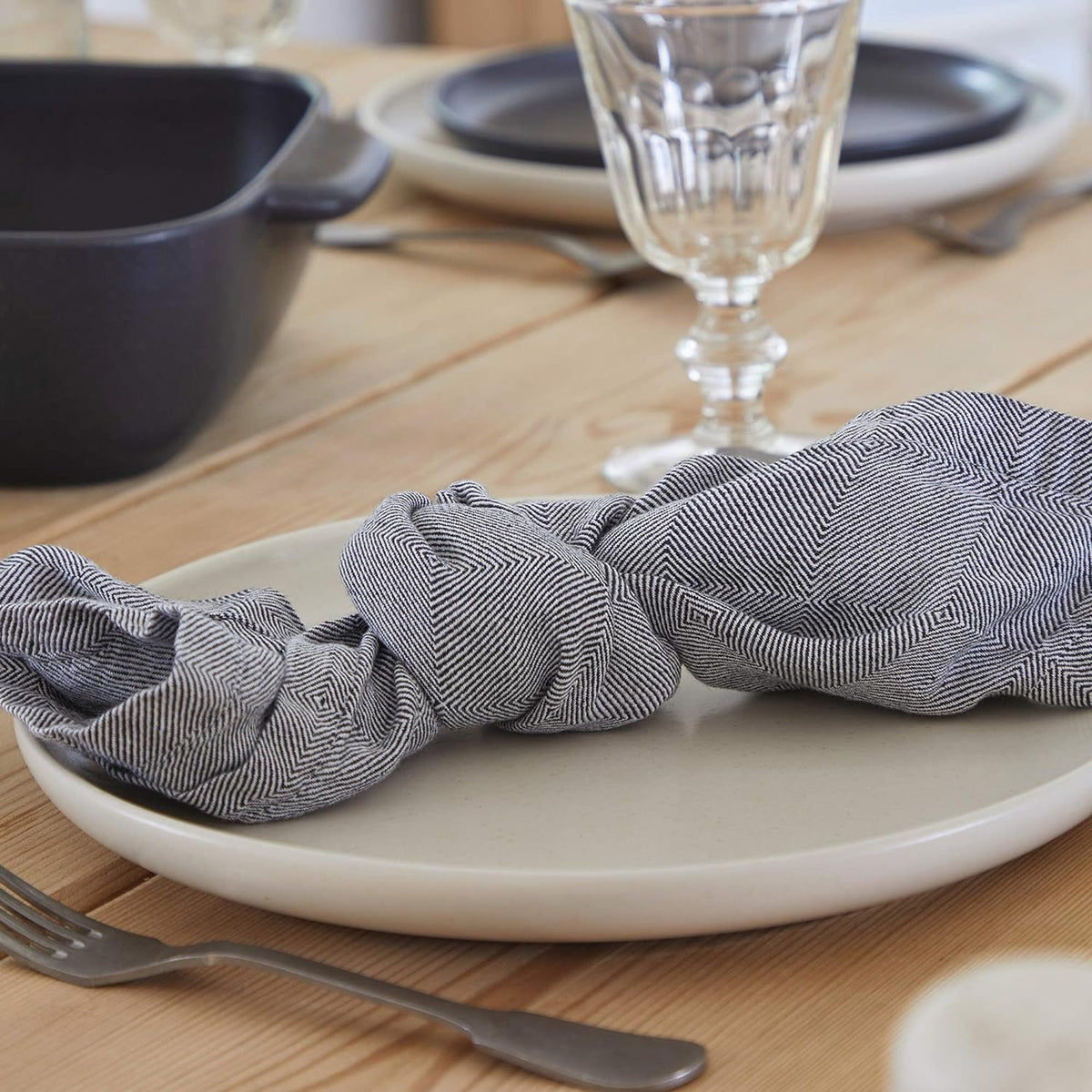 Casafina Emilia Collection Cloth Napkin in Linen & Cotton | Seed Grey